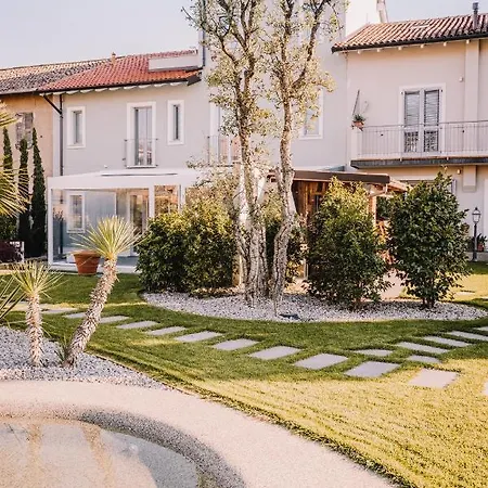 Bed & Breakfast Gruppo Luxe Domus - Maison 39 2*