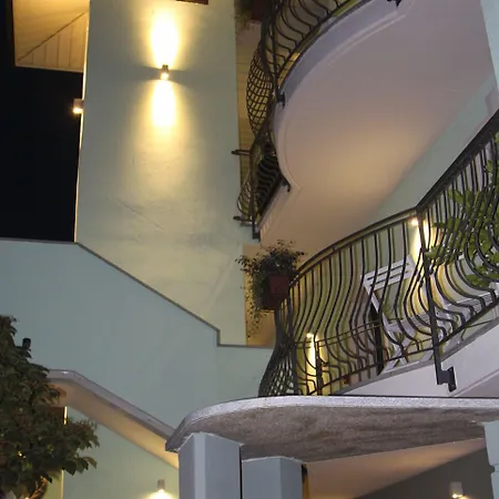 Gruppo Luxe Domus Bed & Breakfast