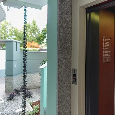 Bed & Breakfast Gruppo Luxe Domus - Maison 39 2*