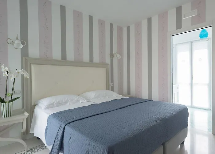 Frühstückspension Gruppo Luxe Domus 4*