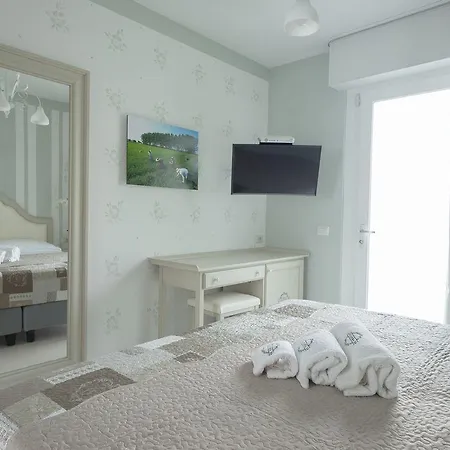 Gruppo Luxe Domus Bed & Breakfast