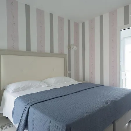 Bed & Breakfast Gruppo Luxe Domus 4*