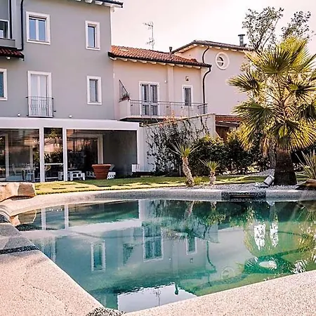 Gruppo Luxe Domus Nocleg ze śniadaniem 4*