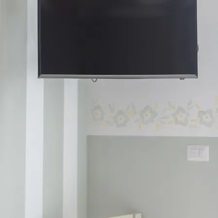 Alojamento de Acomodação e Pequeno-almoço Gruppo Luxe Domus 2*